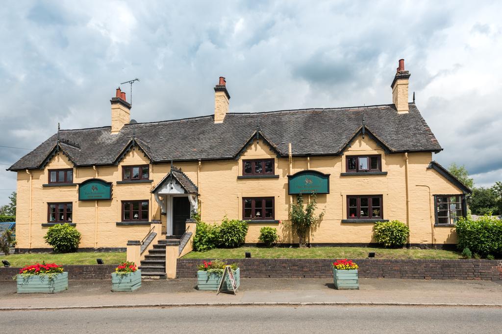 Golden Lion Hotel Rugby